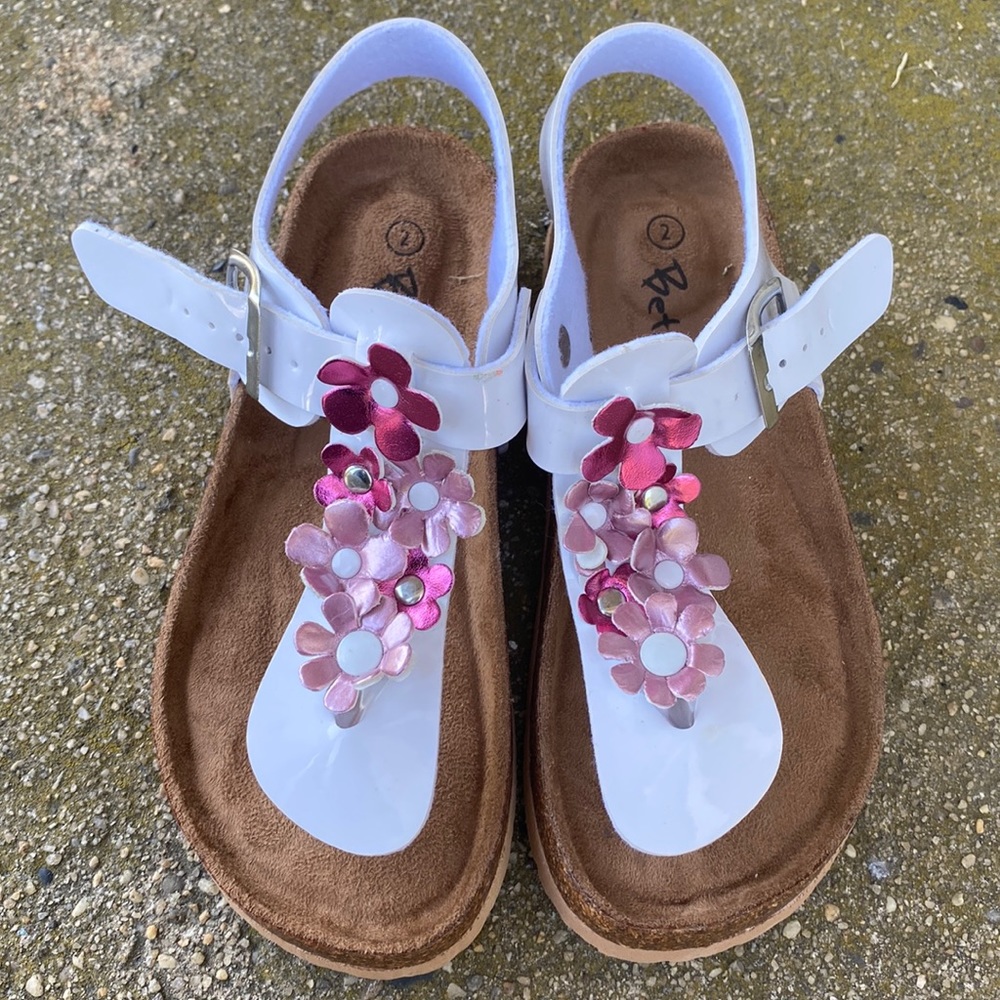 NEW Girls BETANI sandals Kitty